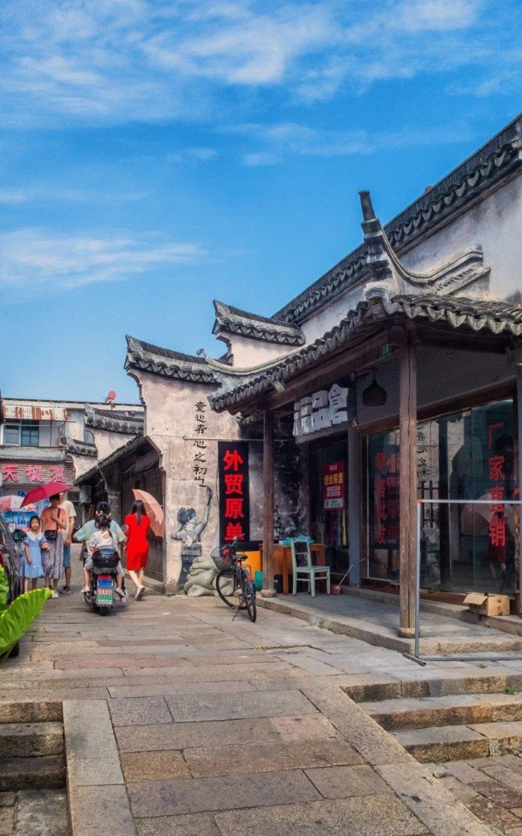 为什么很多人天生都怕小人，在职场上不敢得罪小人？游戏画面