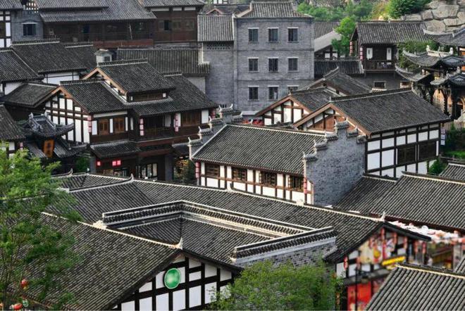 王源与欧阳娜娜同航班飞波士顿引猜测,真实关系竟如此复杂?